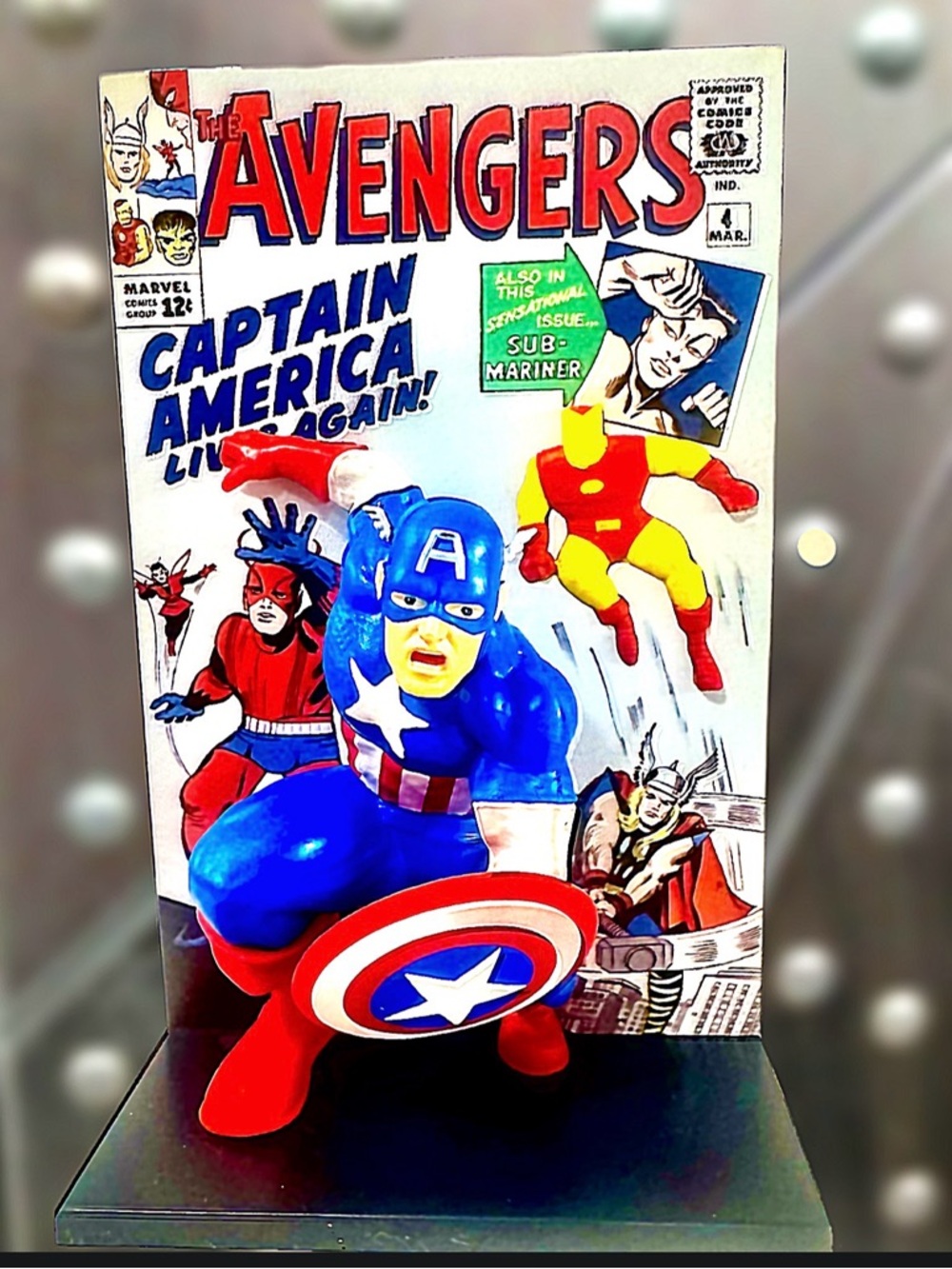 Captain América Loot Crate The Avengers
Marvel 2019 3D Comic Standee